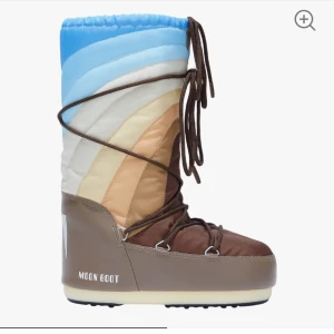 Intrese kol på Moon Boots 35-38  - Intrese kol på ett par supercoola Moon Boots i olika nyanser av blått, brunt och beige. De har en unik design med snörning och är perfekta för vintern. De är både snygga och praktiska för kalla dagar. Perfekt för att hålla fötterna varma och stiliga! ❄️ ny pris 2100 