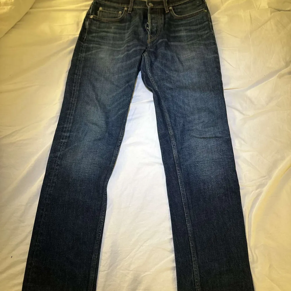 Stone Island jeans. Riktigt snygga jeans, som nya inga skador eller något. Säljs inte längre.  Storlek w:29 L:32. Jeans & Byxor.