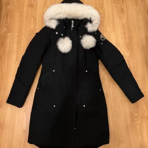 Moose knuckles - Använd 2 vintrar, Inga skador eller komplikationer. För närmare titt eller bilder kan efterfrågas. Köpt för 12.000, Säljs för 5500kr ( Kan diskuteras )