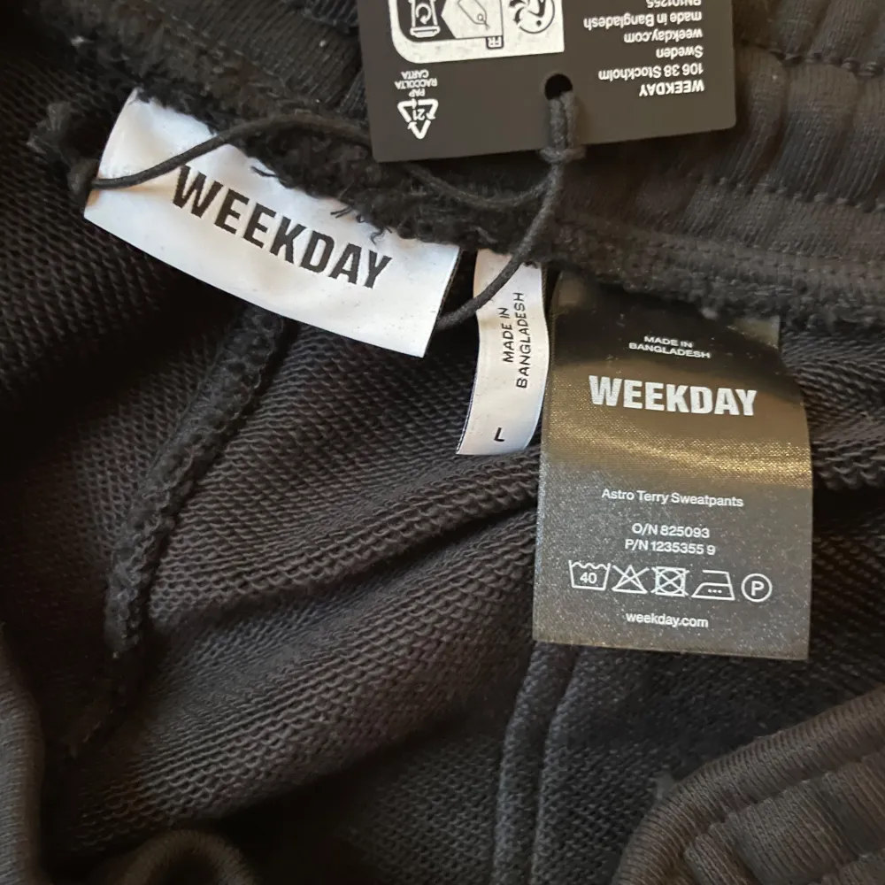 Sweatpants ny med tag baggy. Farkut & Housut.