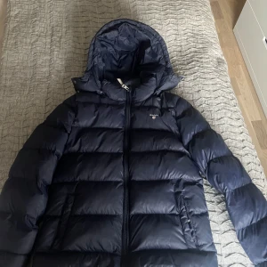 Vinter jacka gant  - Vinterjacka från gant, jätte skön! Storlek 146/152 skulle säga även de passar en som har xxs/xs