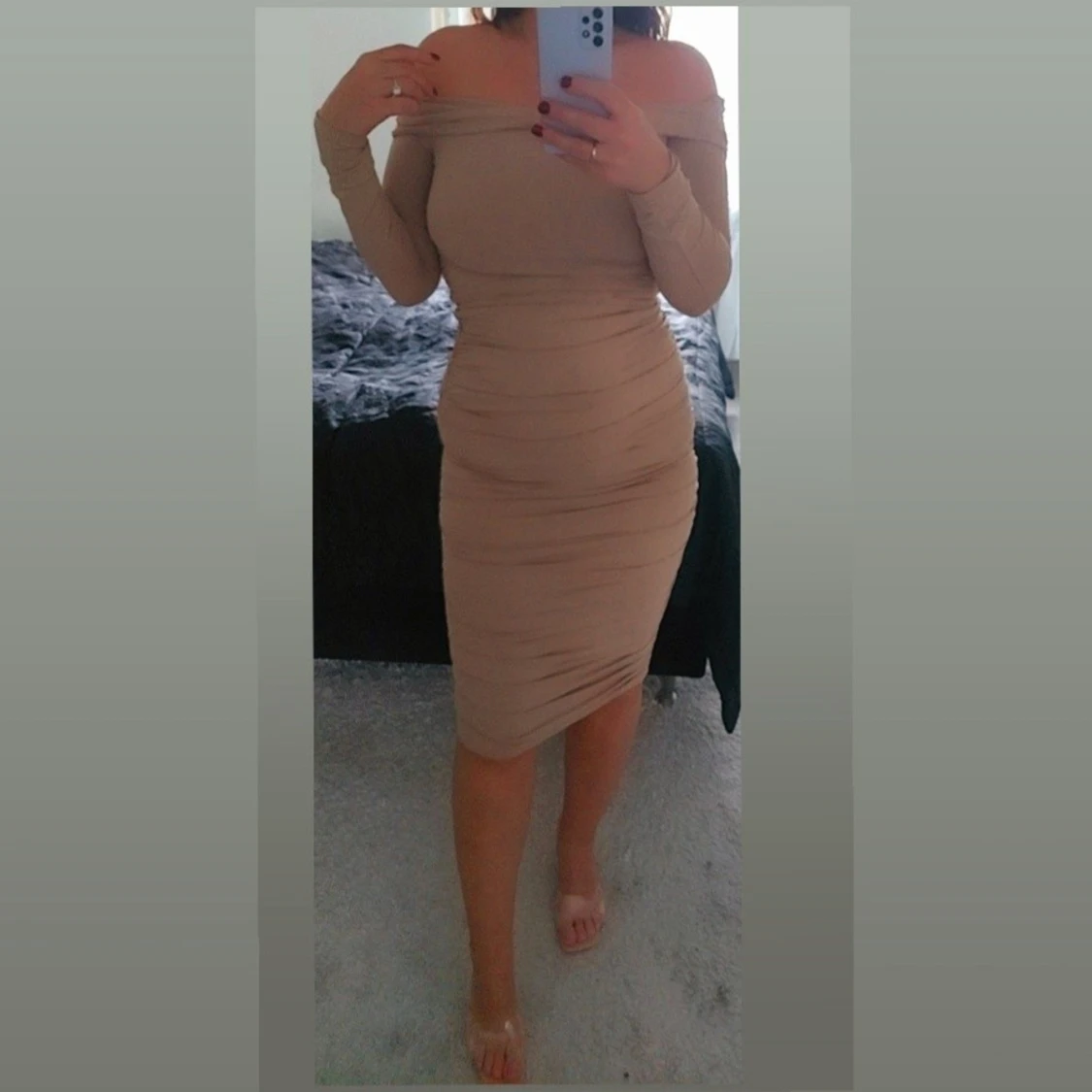 Off sholders klänning  - 90