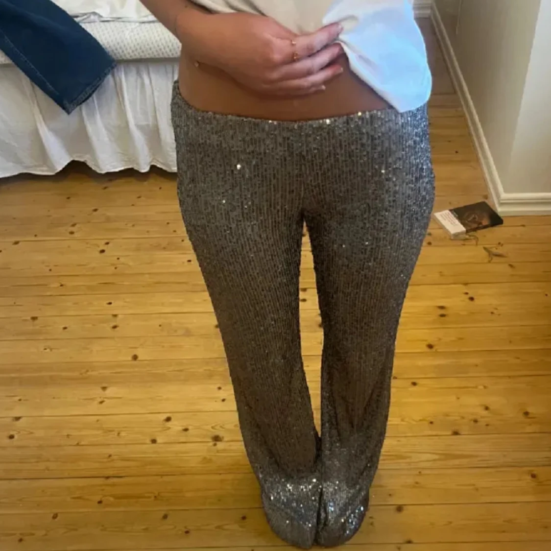 Glittriga silver byxor