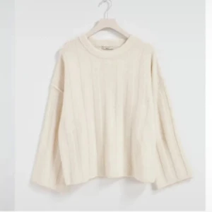 Stickad tröja från GinaTricot - Säljer denna jättefina stickade tröja från Gina tricot då den tyvärr inte passar längre❤️