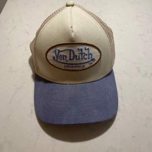 Keps från Von Dutch, är i bra skick! Nypris 400 kr 