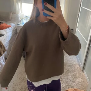 Brun stickad tröja  - Så fin brun stickad tröja från Gina- aldrig använd! 