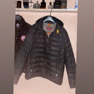 Para jumper - Passar om du har storlek S/M/L, bra skick, pris kan diskuteras 