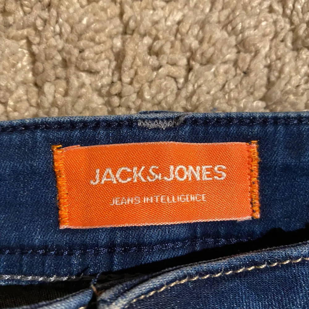 Söker dessa Jack & Jones jeans i nyskick och till ett väldigt bra pris. Storlek 27/30. Modellen är Skinny/Liam. Hör av er vid frågor eller funderingar🤝💯. Jeans & Byxor.