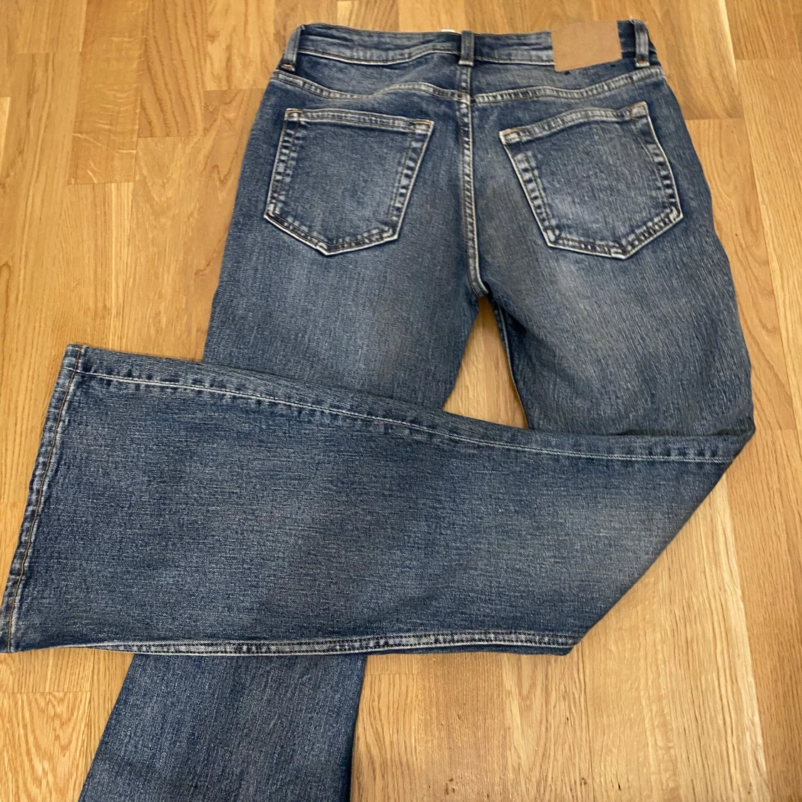 weekday low waist flare jeans - 2