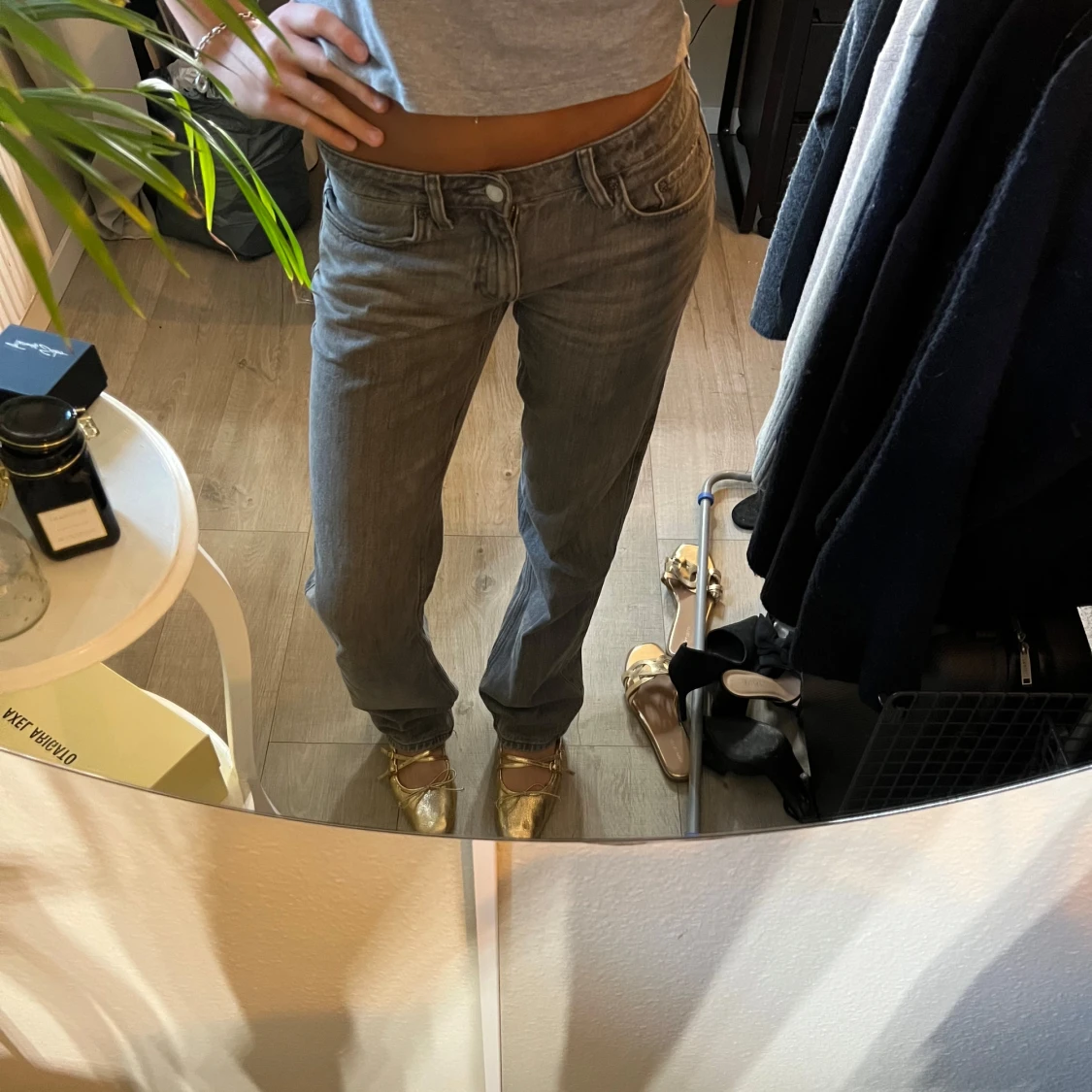 Grå lågmidjade jeans - 1