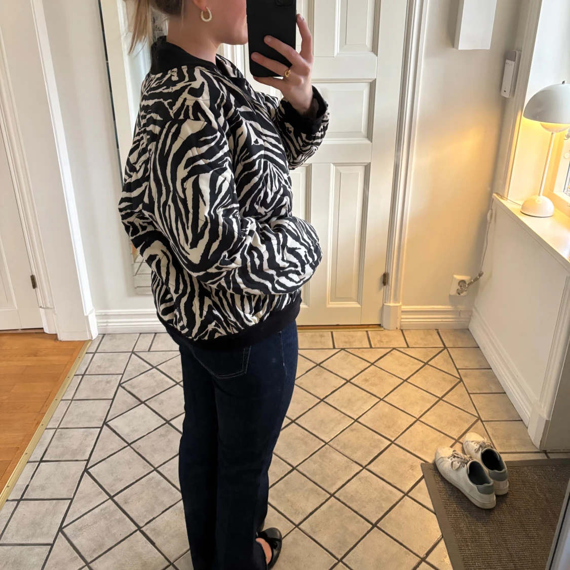 Zebramönstrad bomberjacka - 2