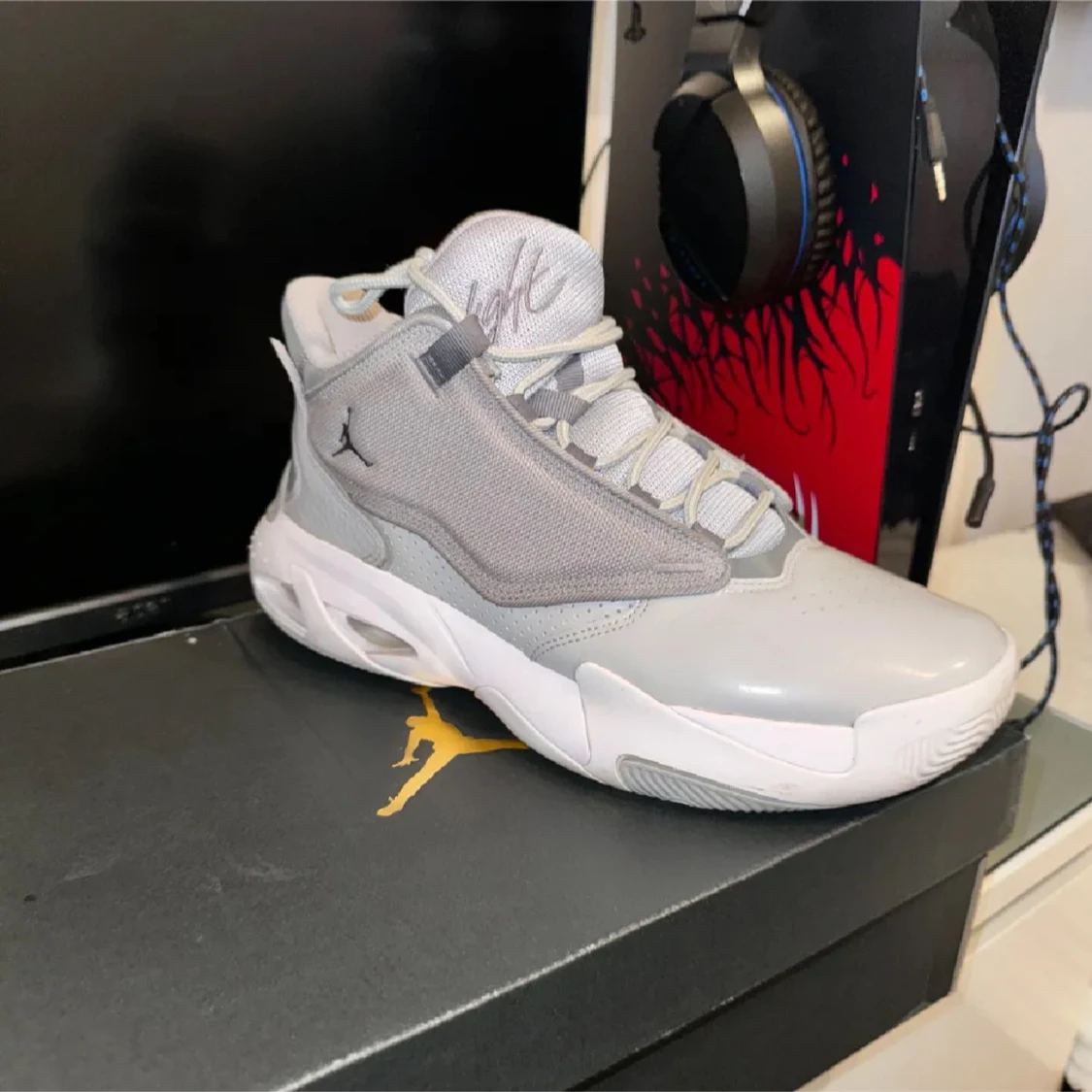 Grå Jordan Max Aura 4 - 1