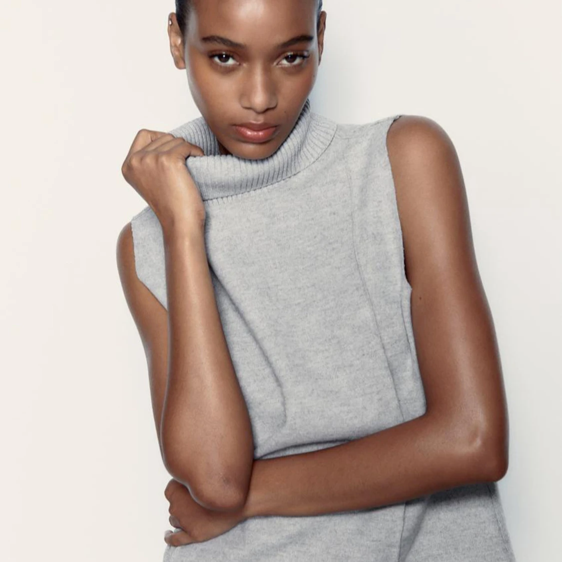 Beige ärmlös polotopp - 1