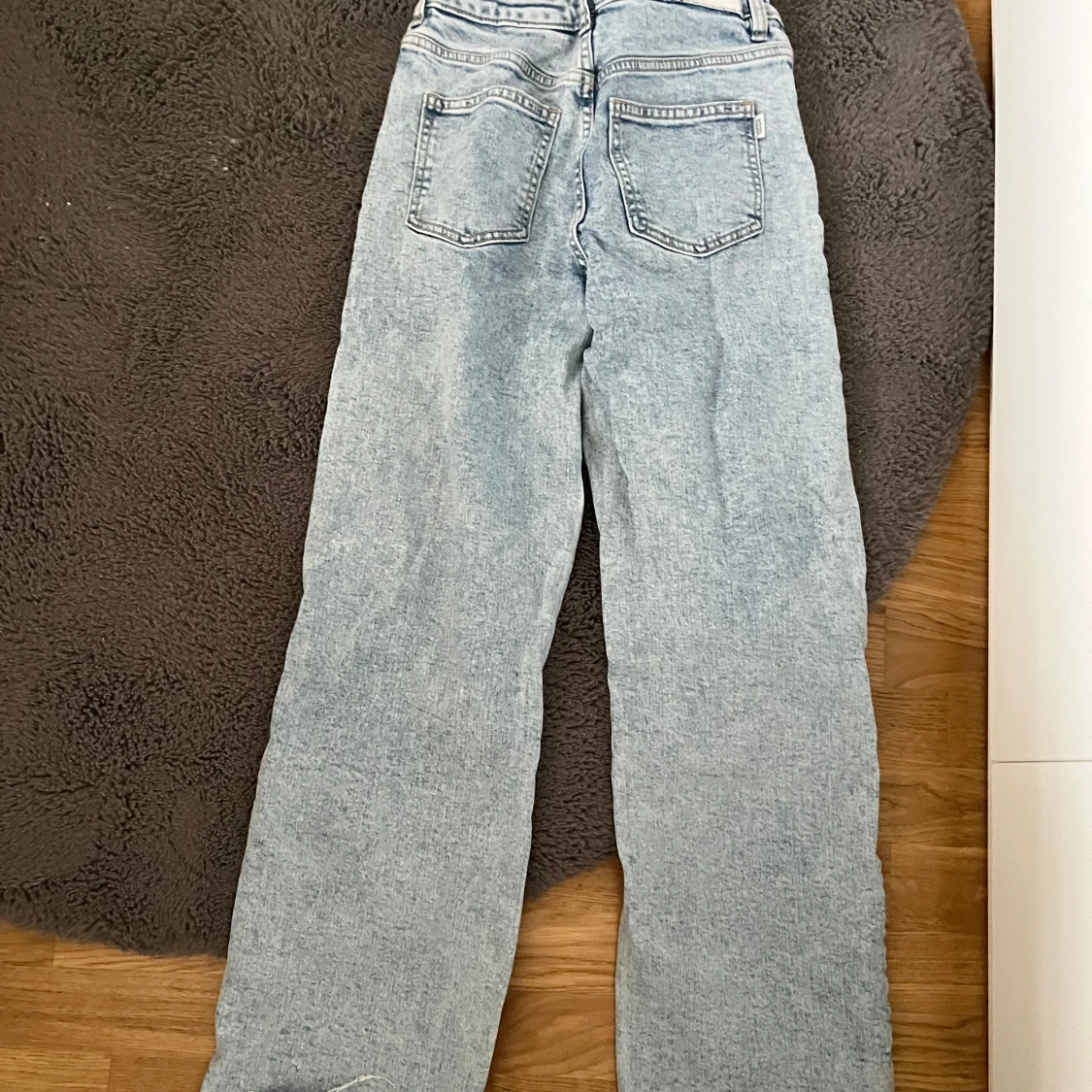Ljusblå jeans med hög midja - 1