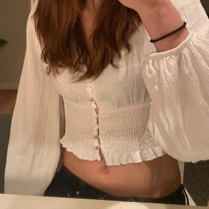 Vit blus - Vit blus från monki