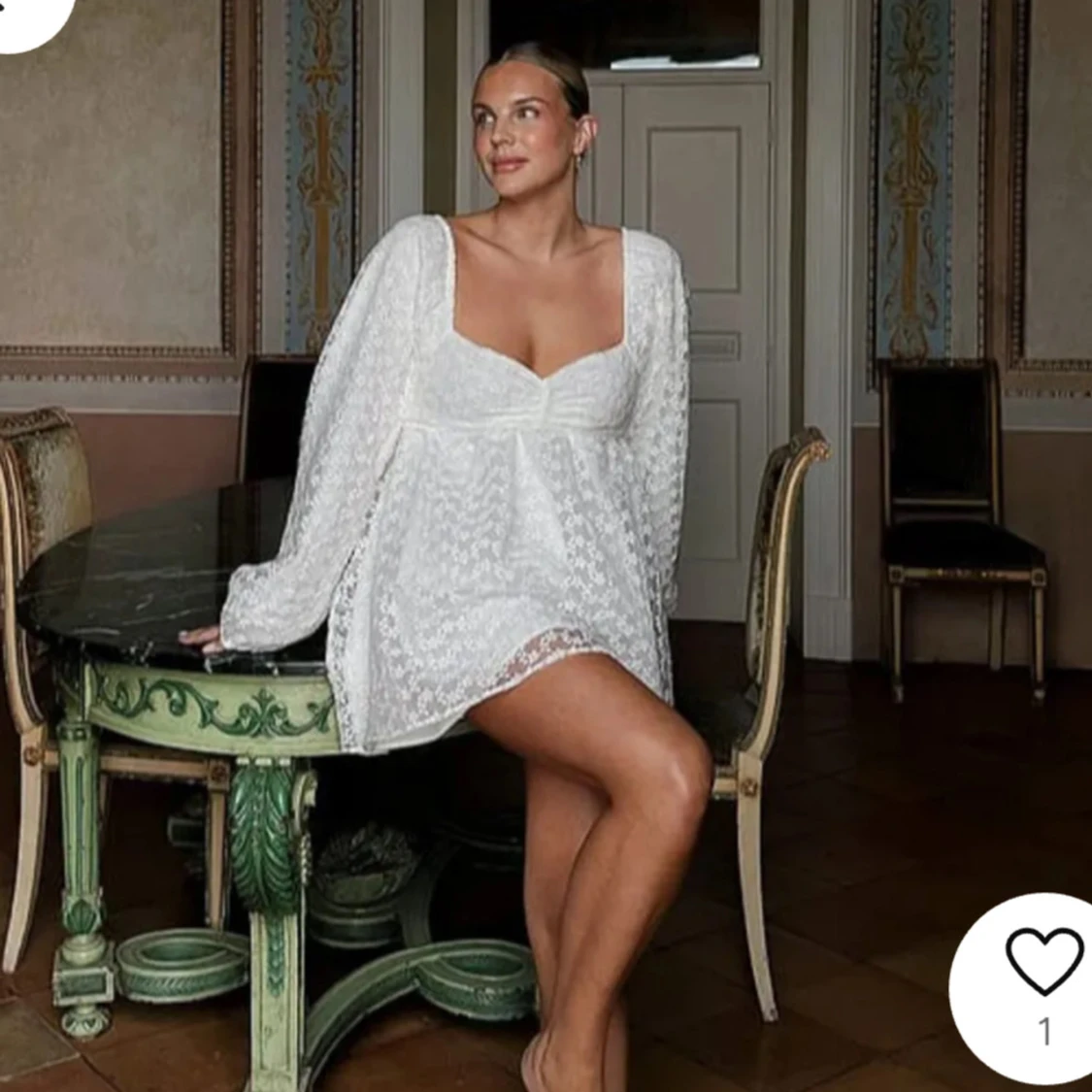 Vit blommig klänning - 1