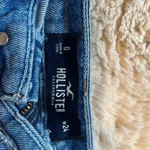 Hollister jeans kjol - Jätte fin hollister jeans kjol🥰 Säljer pga att den inte passar mig