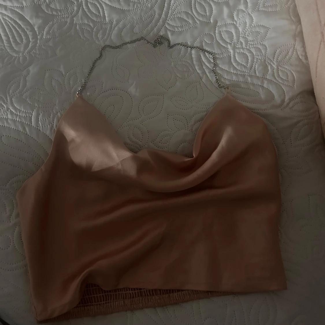 Beige axelbandslös topp från Shein