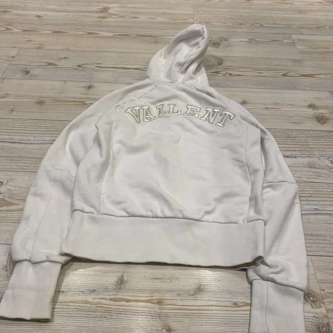 Vit hoodie från Vailent - 1