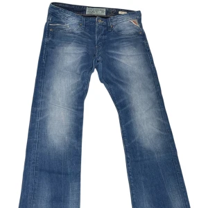 Replay Jeans  - Säljer just nu dessa sjukt snygga replay jeans i storlek 32/32 