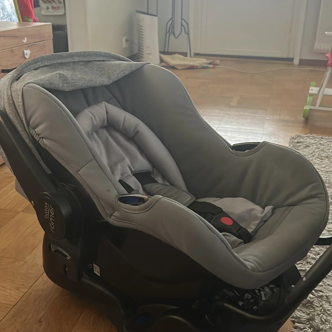 Grå bilbarnstol från Britax Römer - 2