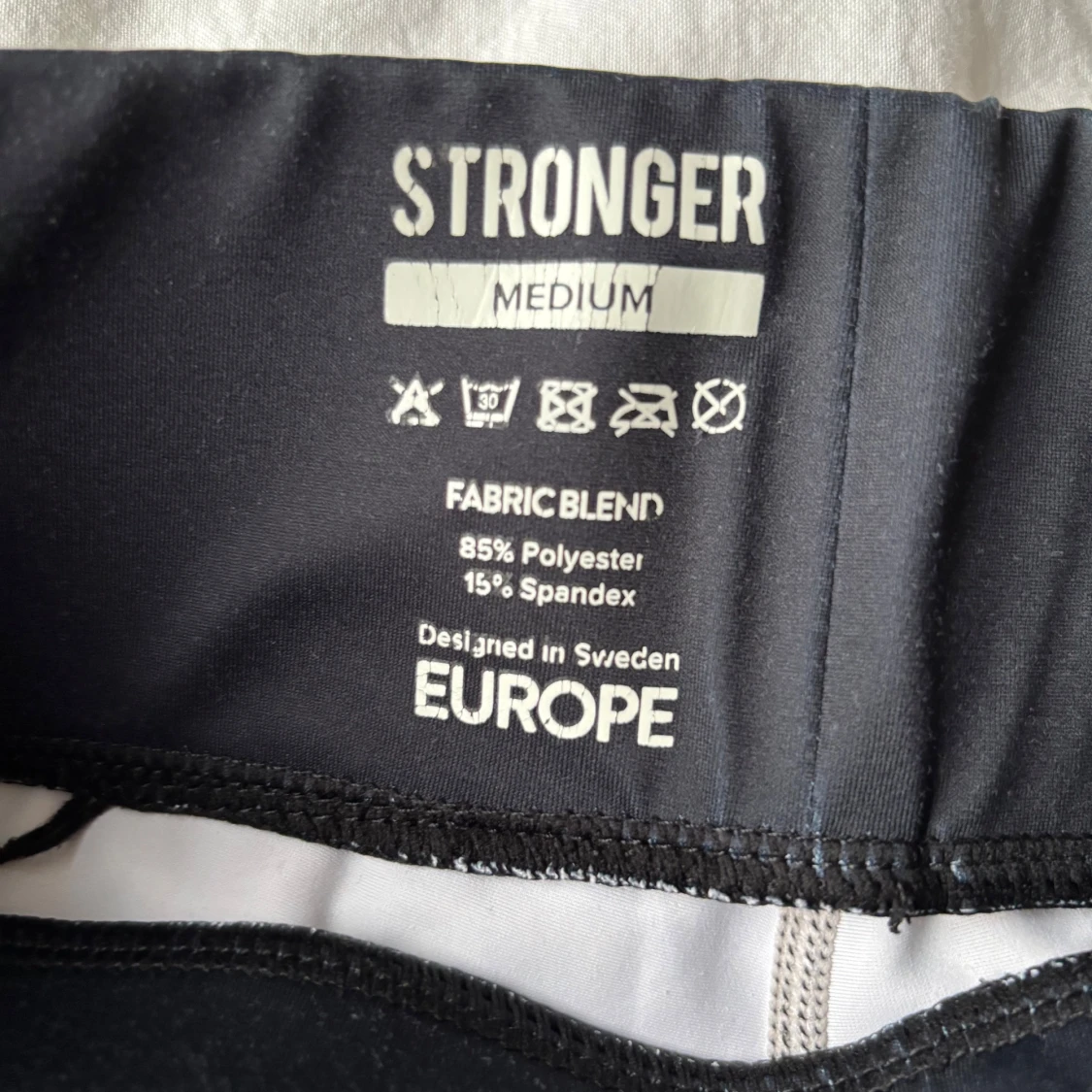 Leopardmönstrade tränings tights från Stronger - 92