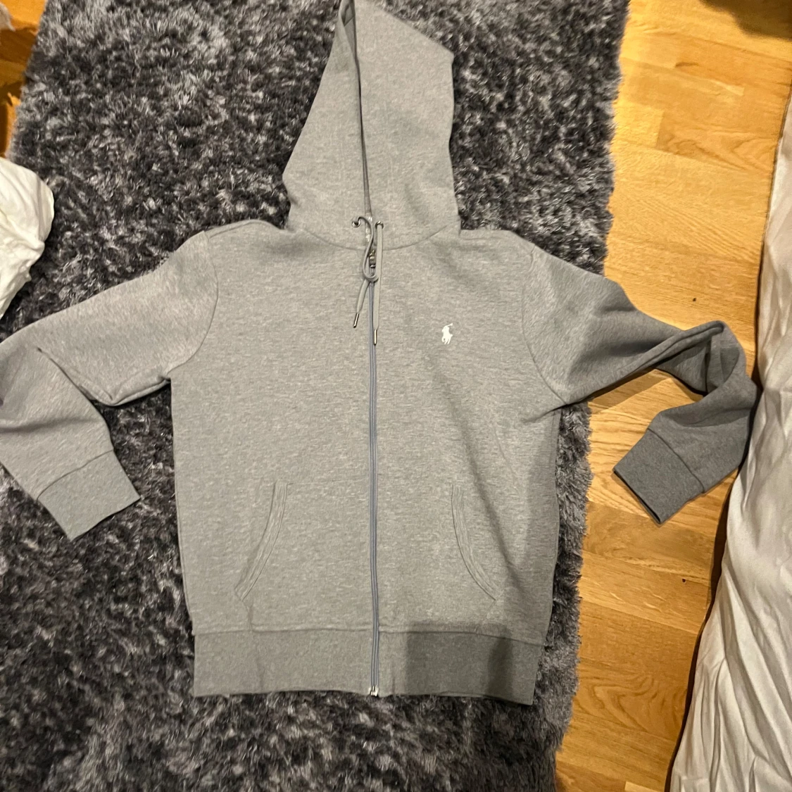 Grå hoodie från Ralph Lauren