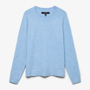 Ljusblå stickad tröja ifrån Vero Moda - Stickad tröja ifrån vero Moda, lite knottrig men fortfarande jätte skön, knappt använd.  Nypris 300.