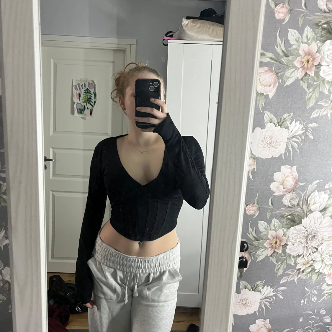 Svart långärmad urringad top