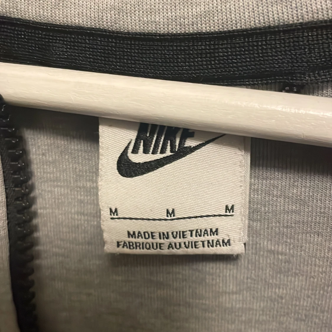 Grå hoodie från Nike - 2