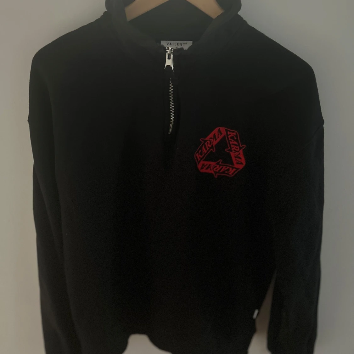 Svart tröja från Vailent - 1