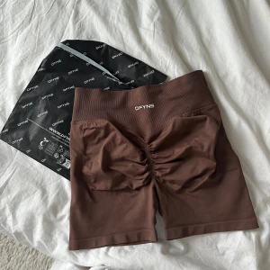 Dfyne Impact - Dfyne Impact shorts 4,5 i brun. Använd 1-2 ggr och därmed i mycket bra skick, som nya. 😊 
