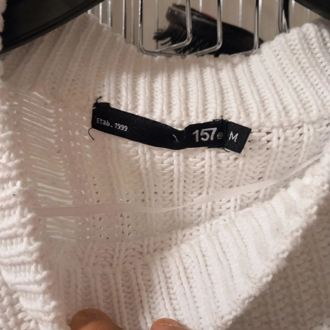 Vit och svart randig stickad tröja - 2