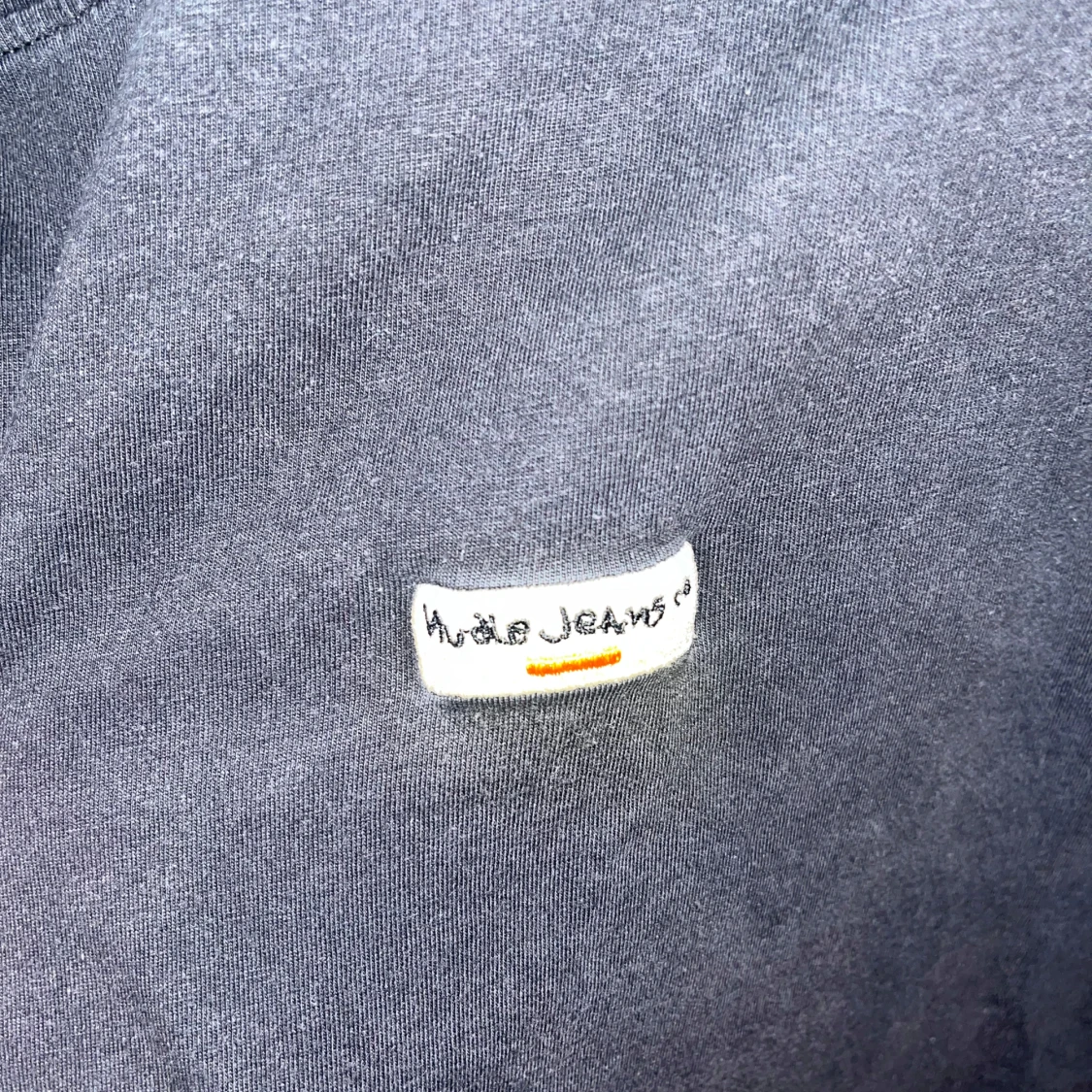 Svart t-shirt från Nudie Jeans - 2