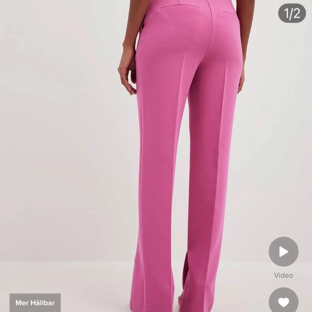 Kostymbyxor har en slits vid anklarna. Perfekt för en färgstark look, i nyskick, frakt tillkommer! . Puvut & Bleiserit.