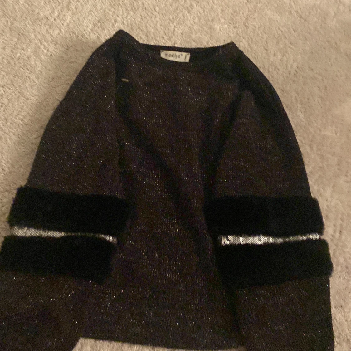 Svartbyuströja - 90