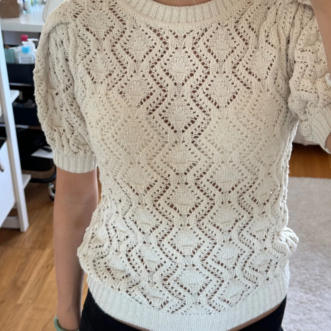 Vit stickad T-shirt  - 90