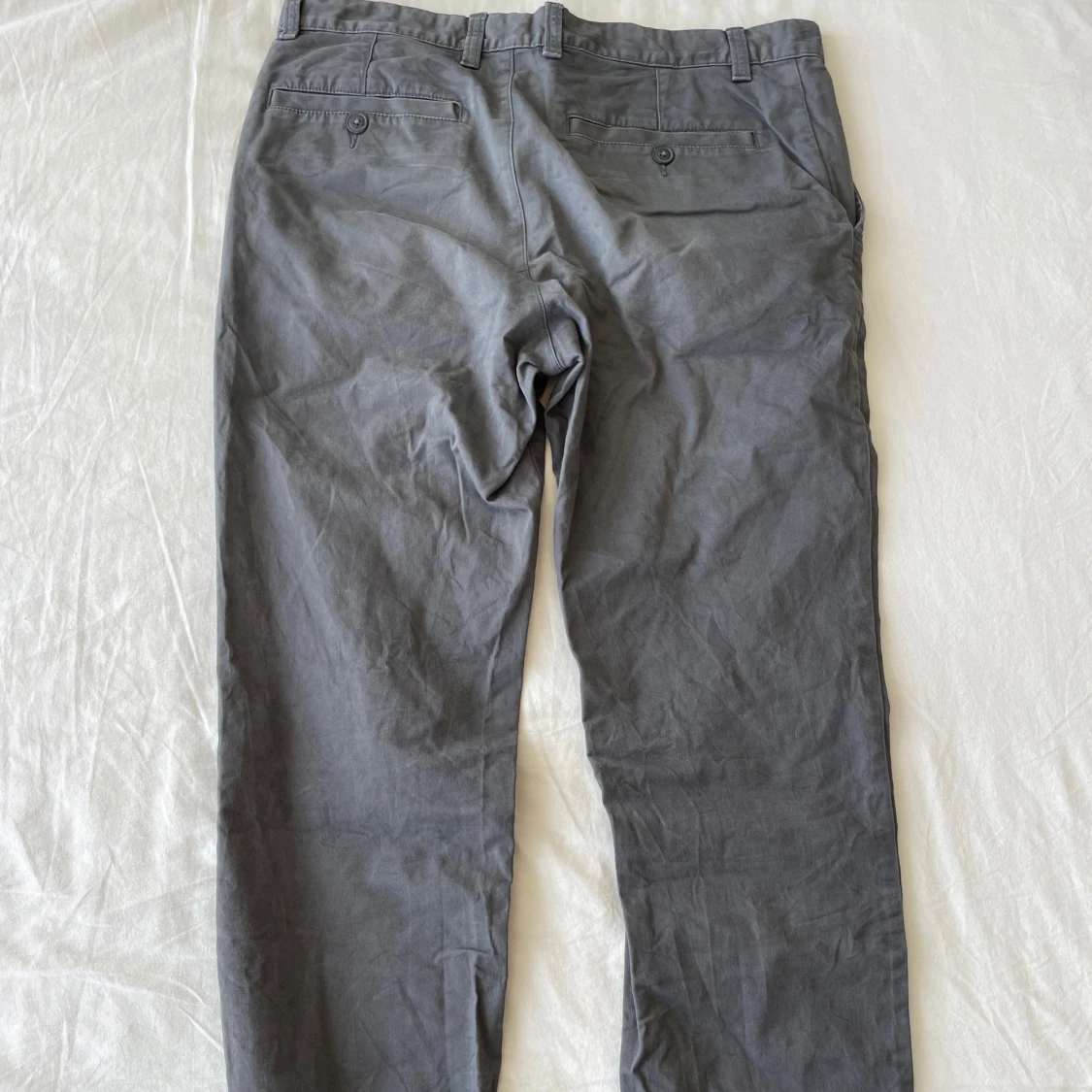 Grå slim fit byxor från H&M - 90