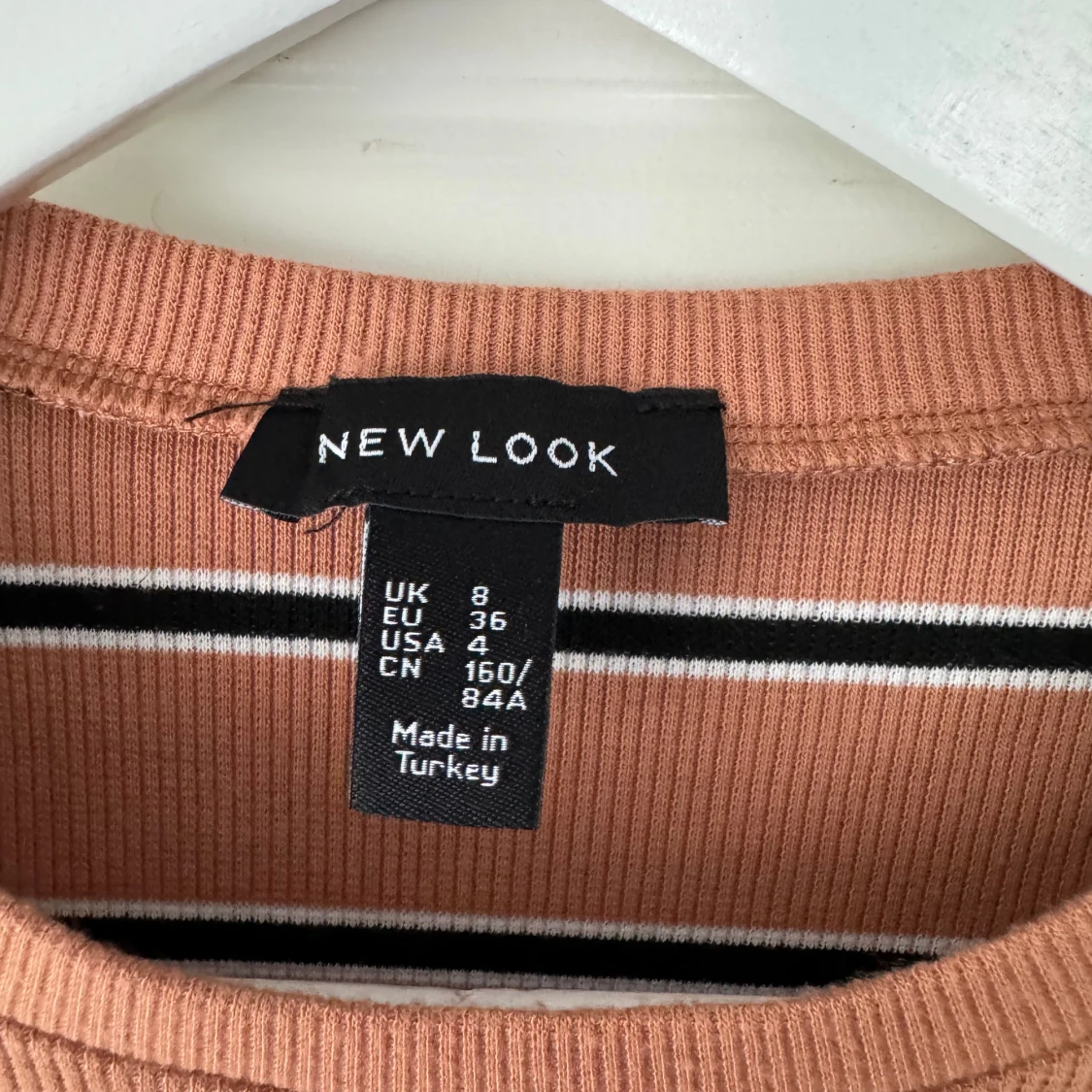 Crop-top med knut  - 90