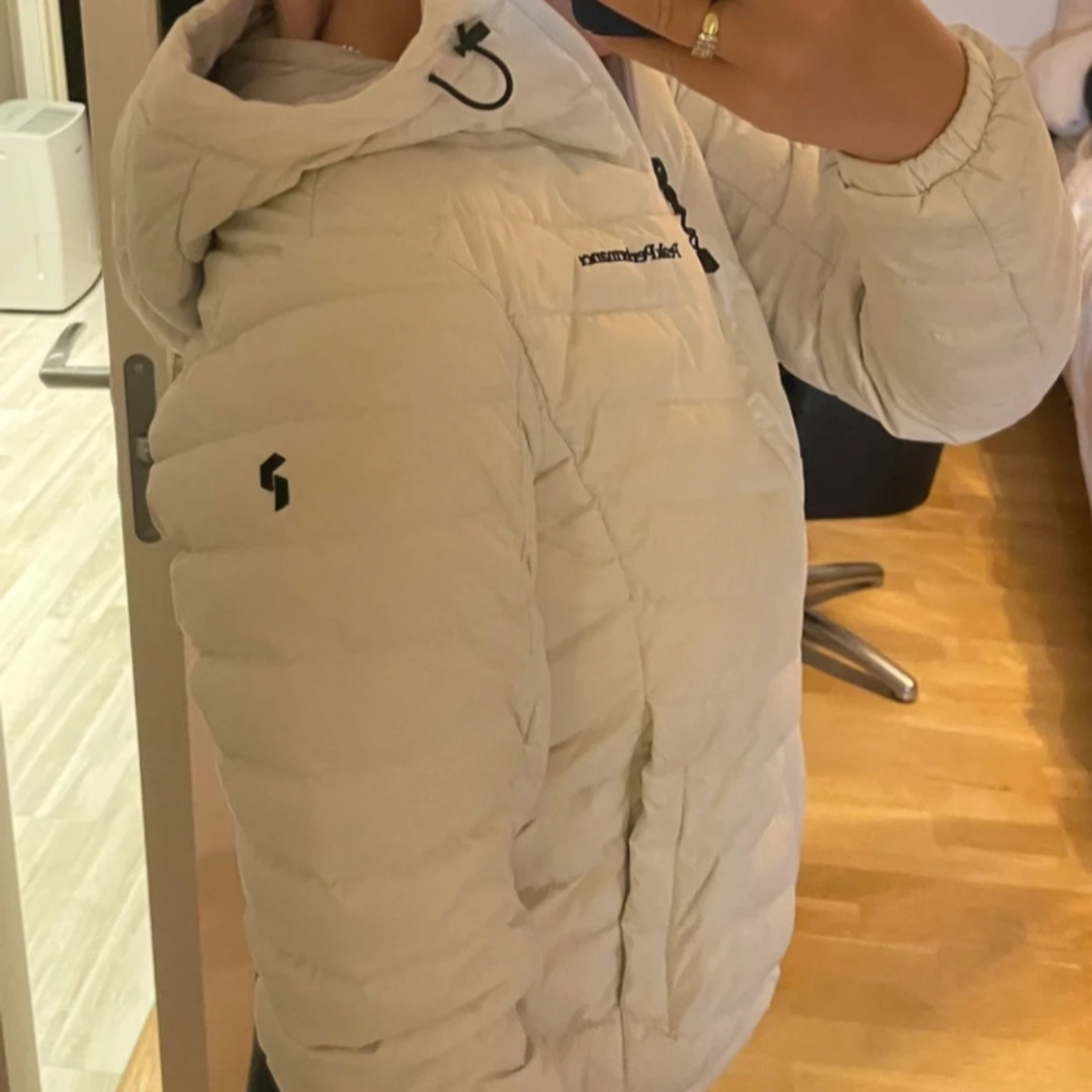 Vit pufferjacka från Peak Performance - 90