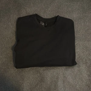 Svart långtröja - Svart långtröja 