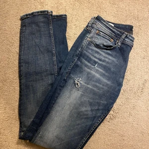 Säljer jack n jones jeans - Säljer mina  jack n jones jeans! De är i bra skick. Skriv över minsta lilla fundering mvh Alexander. 