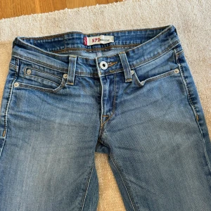 Levis jeans - Midjemått 34cm tvärsöver❤️
