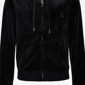 Svart juicy couture tröja - Säljer en svart juicy couture tröja. Storlek Xs, är i nyskick. Säljer pågrund av att den inte kommer till användning längre.💞