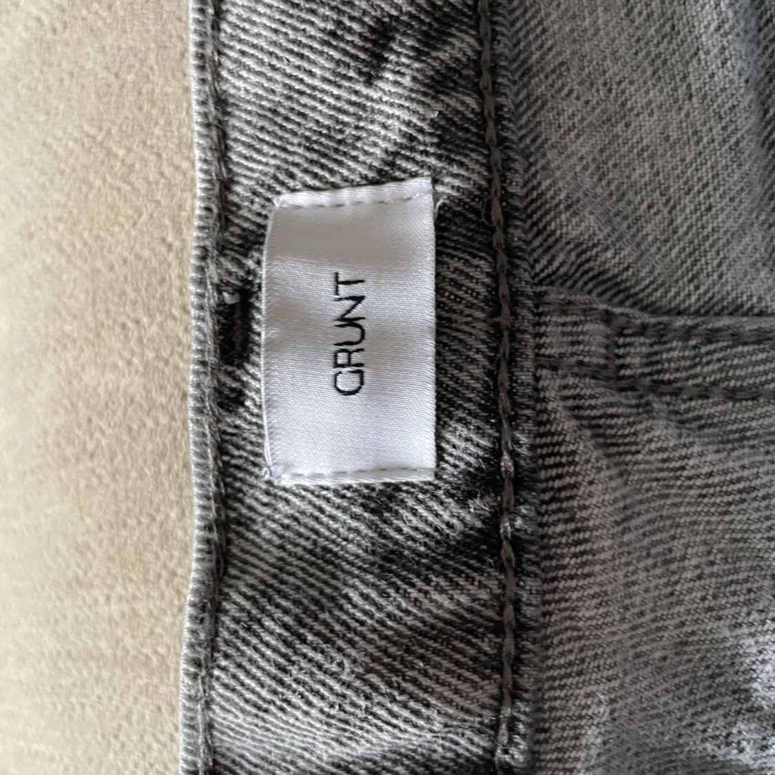 Grå jeans från Grunt - 91