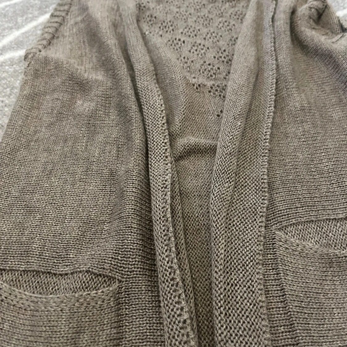 Brun stickad kofta - 90