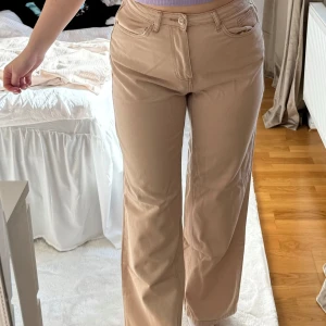 Jeans - M - ny - Jeans aldrig använda storlek M Säljs för 50kr