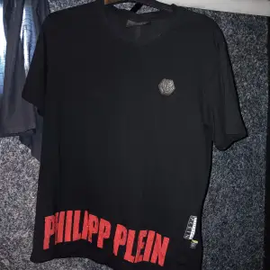 Säljer nu min Philipp plein tshirt Skick 10/10 Storlek M