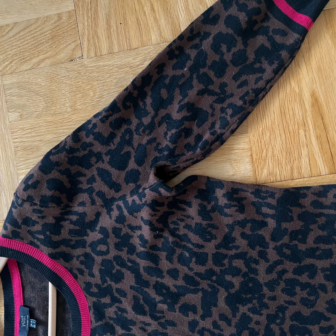 Leopardmönstrad klänning - 92