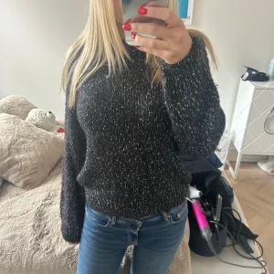 Stickad tröja - Fin stickad tröja från mango, aldrig använd 🥰